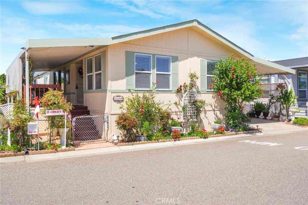 Mobile Home For Sale - 10771 Black Mountain Road #124<br/> San Diego County, San Diego, CA 92126
