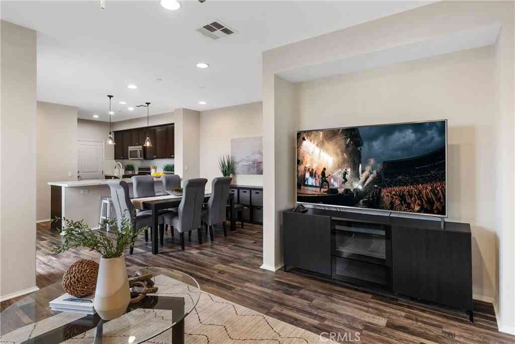 Townhouse For Sale - 5331 Ocean #106<br/> Heathrow, CA 90250