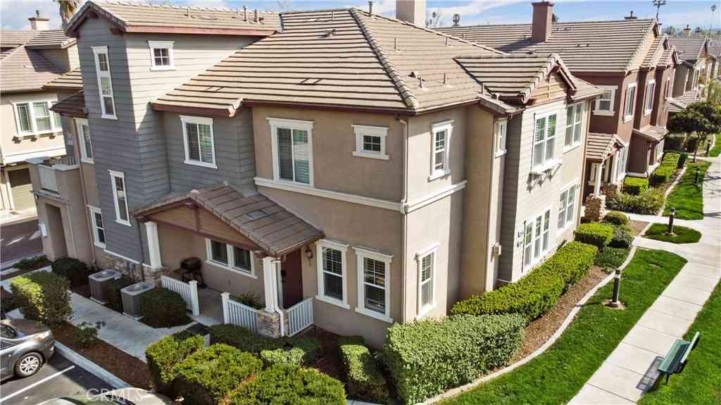 Condo For Sale - 3894 Polk<br/> Riverside, CA 92505