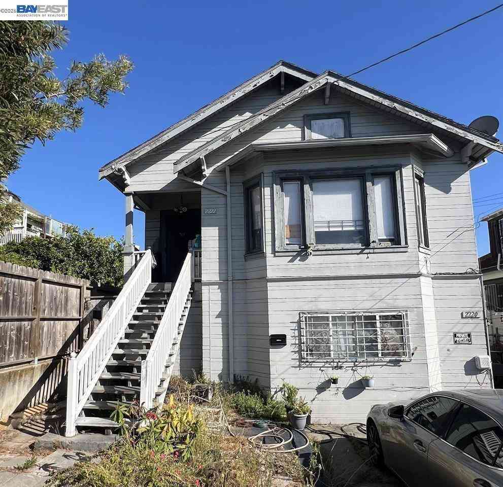 Homes For Sale - 2222 Inyo Ave<br/> Alameda County, Oakland, CA 94601