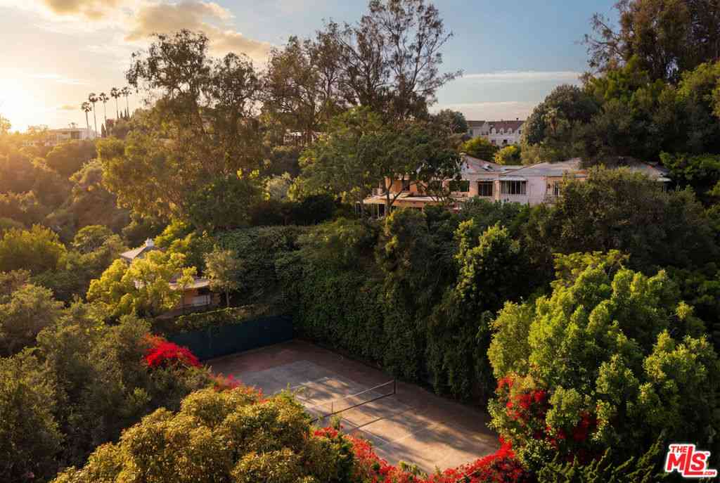 Homes For Sale - 10934 Bellagio Road<br/> Los Angeles County, Los Angeles, CA 90077