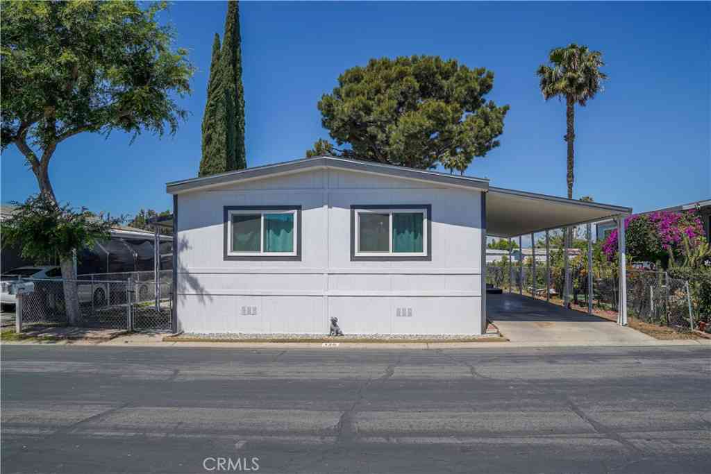 Mobile Home For Sale - 777 S Temescal #120<br/> Riverside County, Corona, CA 92879