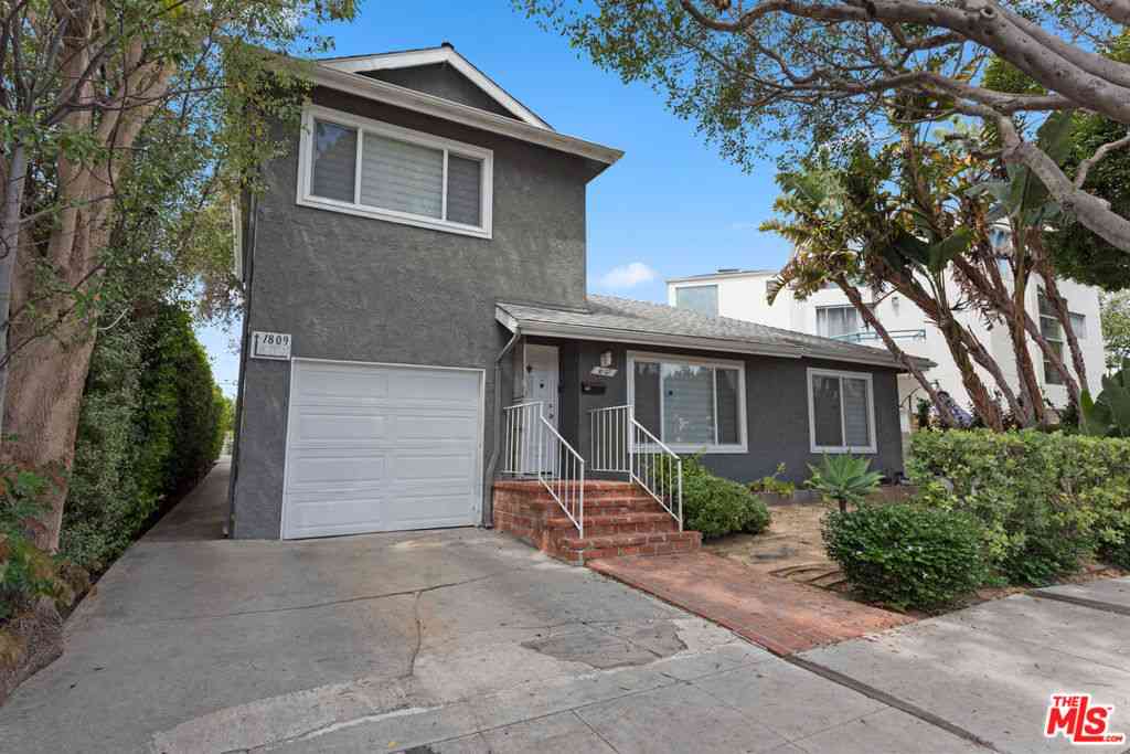 Homes For Sale - 1807 Oak Street<br/> Los Angeles County, Santa Monica, CA 90405
