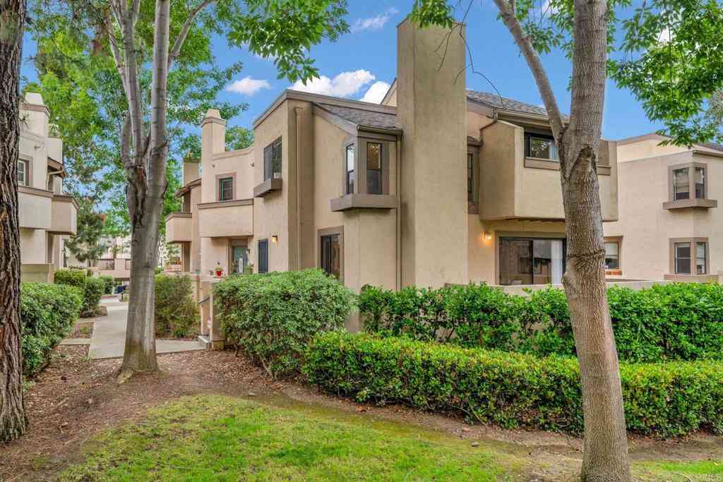 Townhouse For Sale - 3235 Via Alicante #52<br/> La Jolla, CA 92037