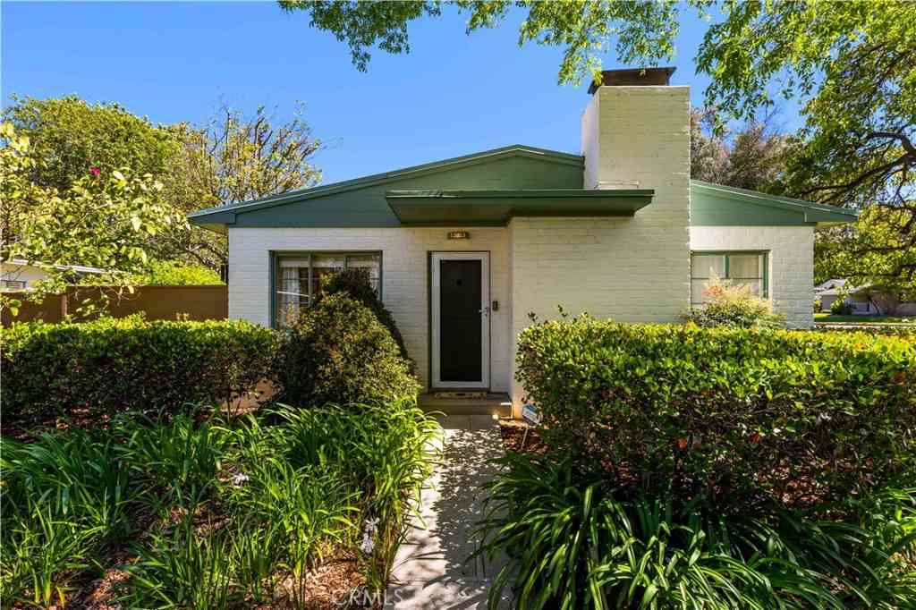 Condo For Sale - 5528 Village Green<br/> Los Angeles, CA 90016