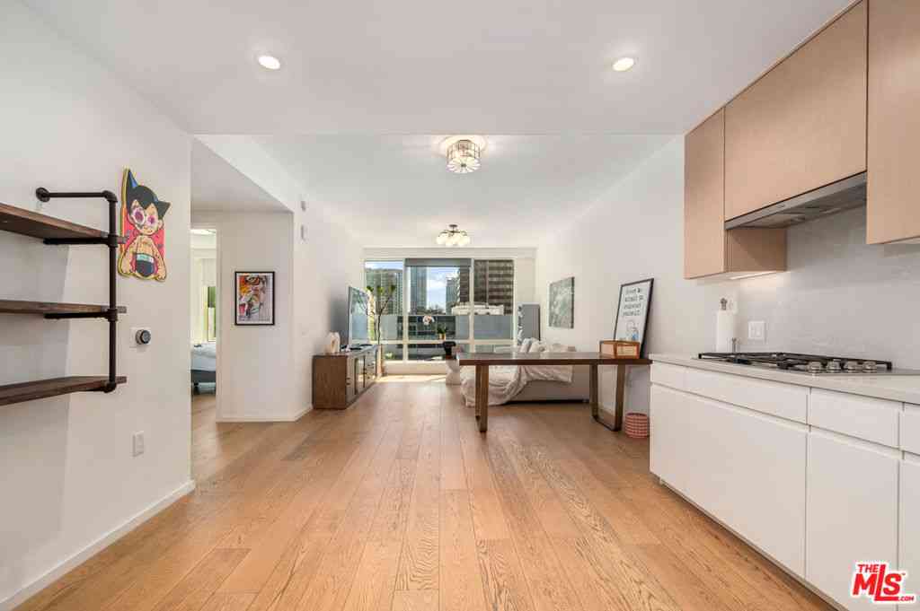 Condo For Sale - 877 Francisco Street #707<br/> Los Angeles, CA 90017