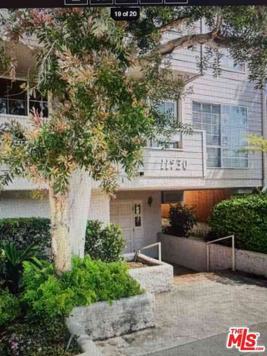 Condo For Sale - 11930 Avon Way #207<br/> Los Angeles, CA 90066