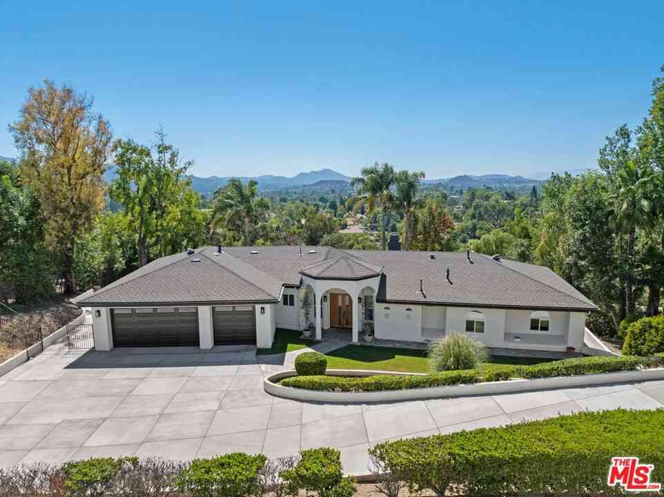 Homes For Sale - 603 Lone Oak Drive<br/> Thousand Oaks, CA 91362