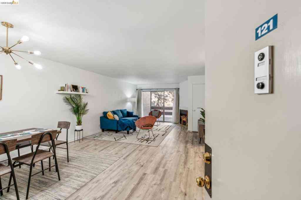 Condo For Sale - 2121 Vale Rd #121<br/> San Pablo, CA 94806