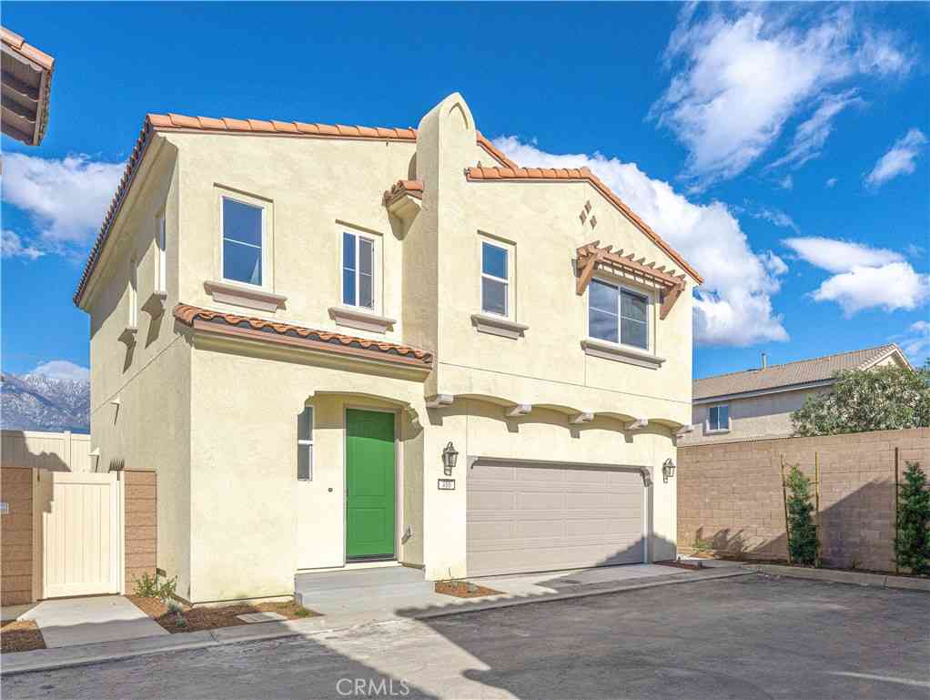 Homes For Sale - 466 Meyer<br/> San Bernardino County, Upland, CA 91786