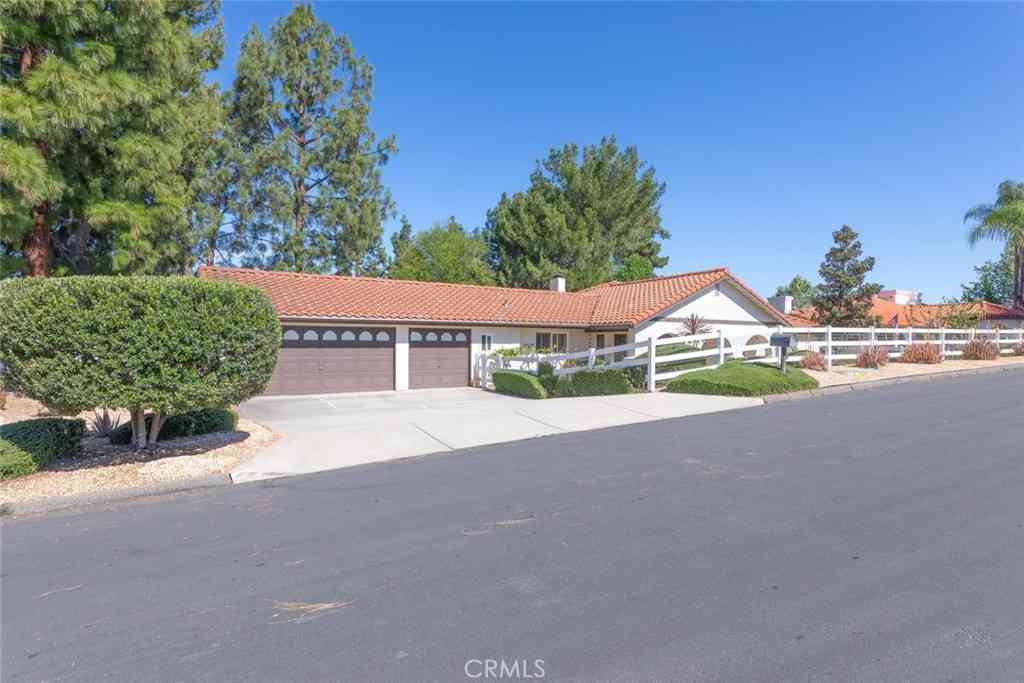 Homes For Sale - 40265 Paseo Sereno<br/> Riverside County, Temecula, CA 92591