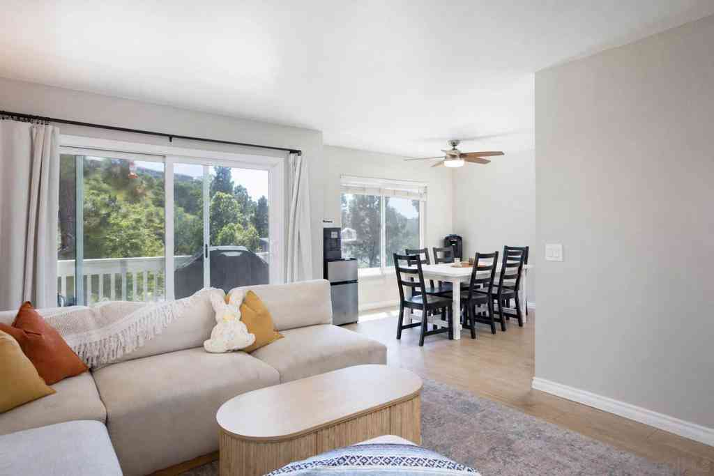 Condo For Sale - 4241 Mesa Vista Way, Unit 5<br/> San Diego County, Oceanside, CA 92057