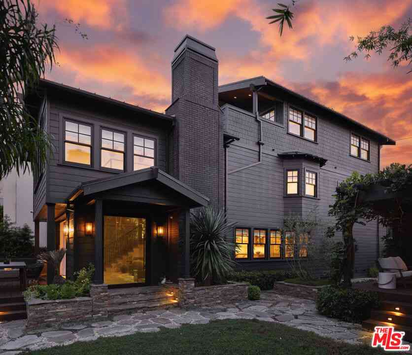 Homes For Sale - 564 Rialto Avenue<br/> Los Angeles County, Venice, CA 90291