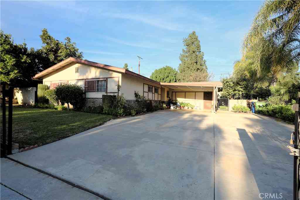 Homes For Sale - 11474 Gladstone<br/> Los Angeles County, Sylmar, CA 91342