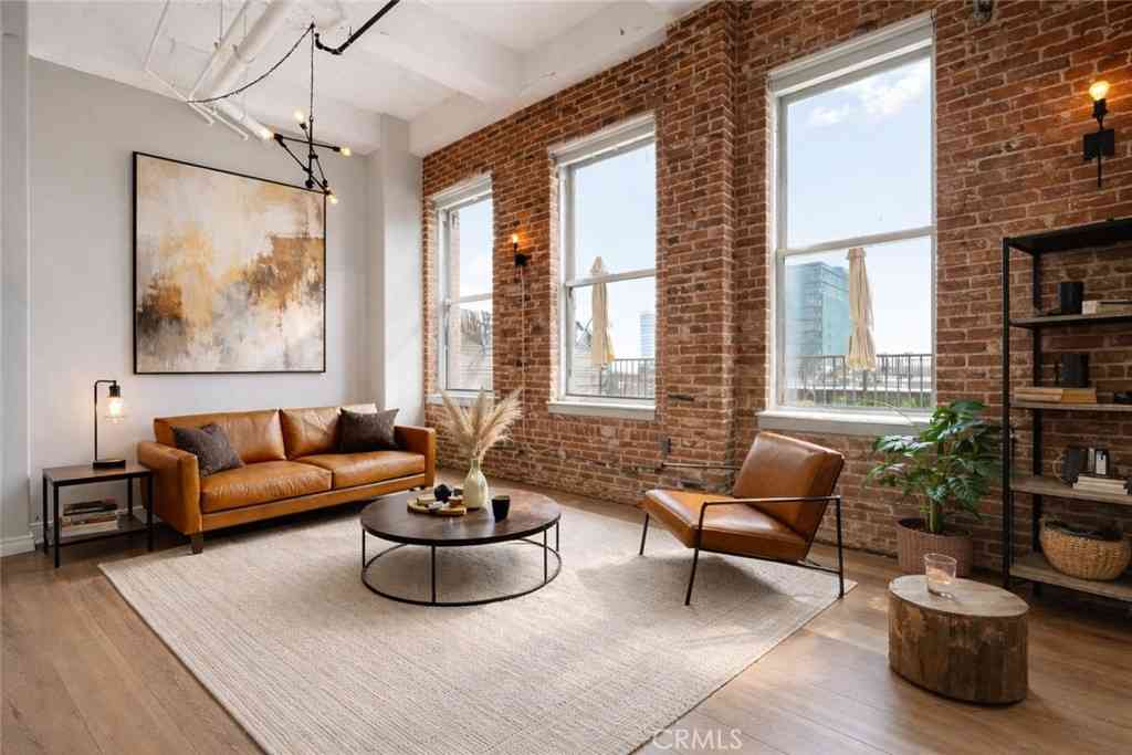Condo For Sale - 215 W 7th #1307<br/> Los Angeles, CA 90014