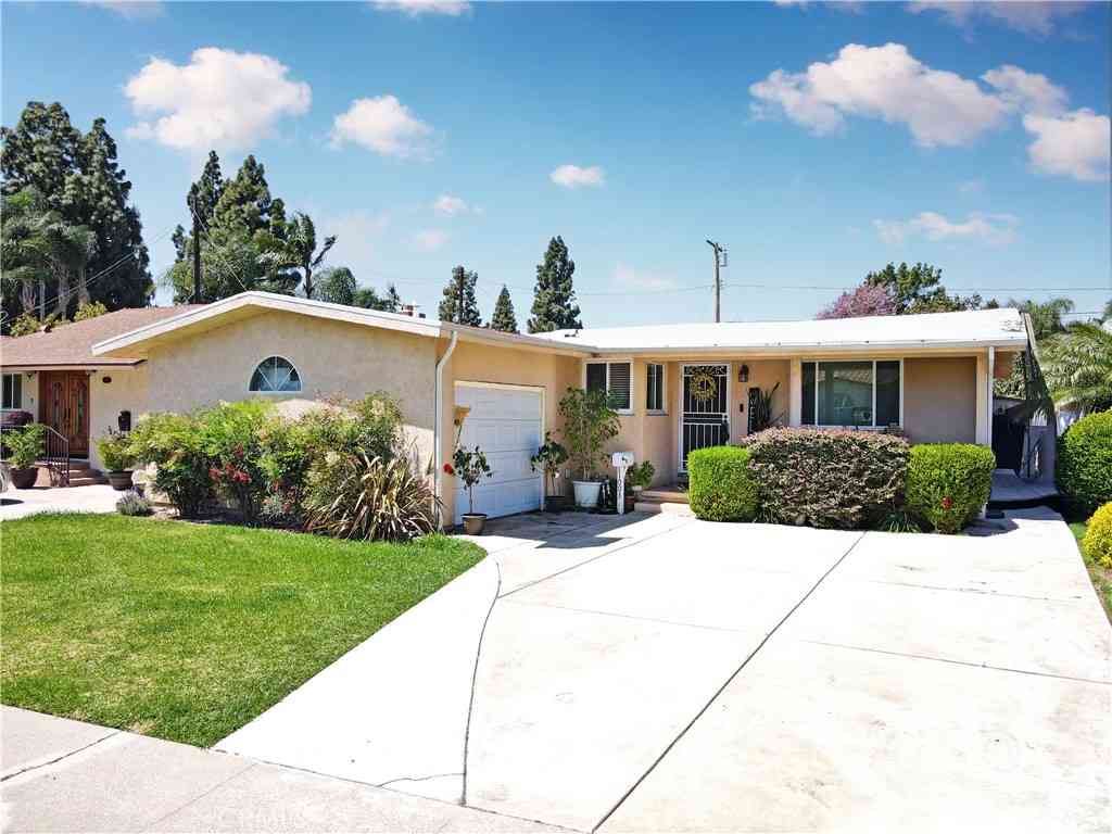 Homes For Sale - 11003 Pangborn<br/> Los Angeles County, Downey, CA 90241
