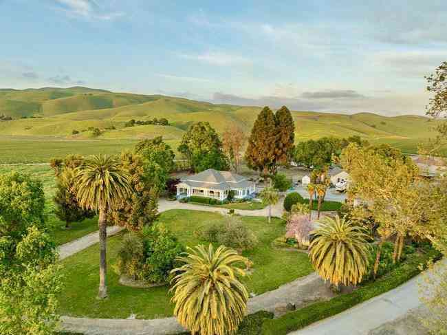 Homes For Sale - 610 San Felipe Road<br/> Santa Clara County, Gilroy, CA 95020