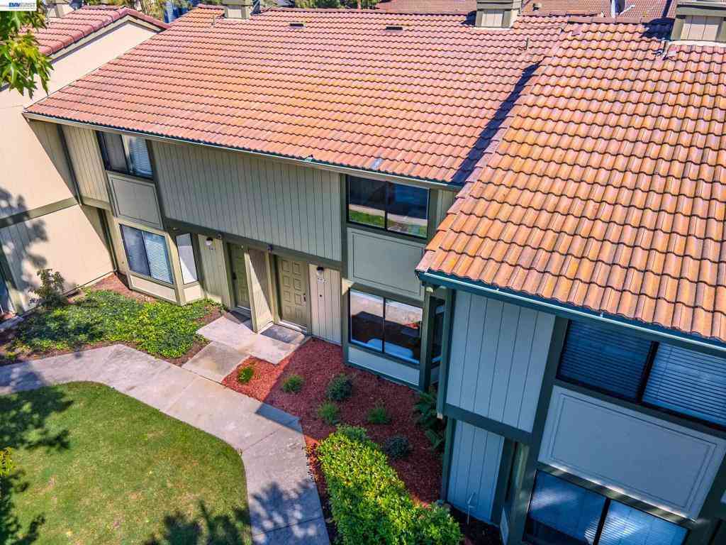 Townhouse For Sale - 6151 Joaquin Murieta Ave #D<br/> Newark, CA 94560