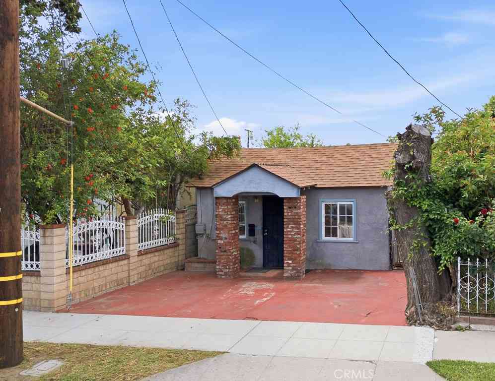 Homes For Sale - 1430 Celis Street<br/> Los Angeles County, San Fernando, CA 91340