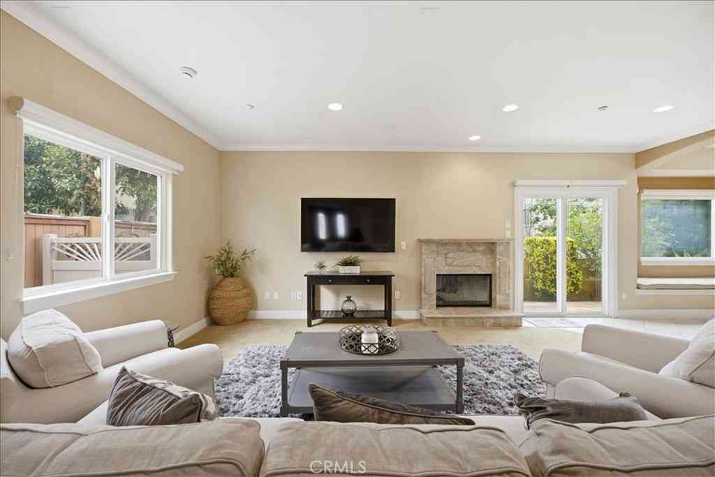 Townhouse For Rent - 1805 Speyer Lane #B<br/> Redondo Beach, CA 90278
