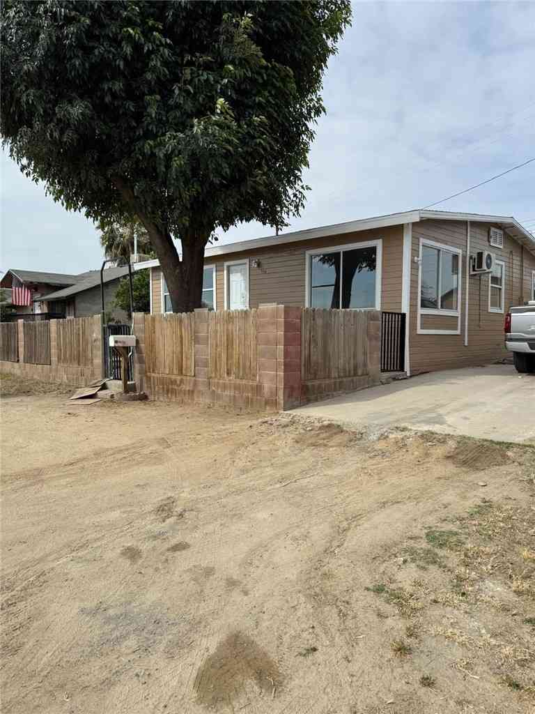 Homes For Sale - 119 Rose<br/> Taft, CA 93268