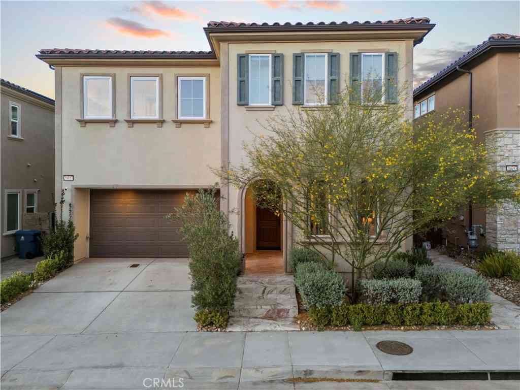 Homes For Sale - 20657 Walnut Circle<br/> Los Angeles County, Porter Ranch, CA 91326