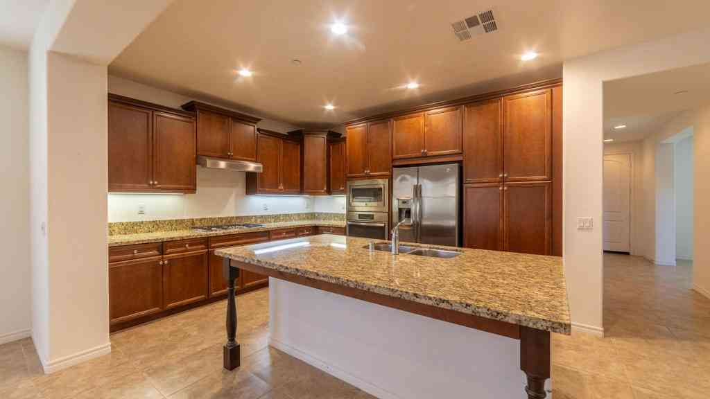 Condo For Rent - 570 Calle Vibrante<br/> Riverside County, Palm Desert, CA 92211