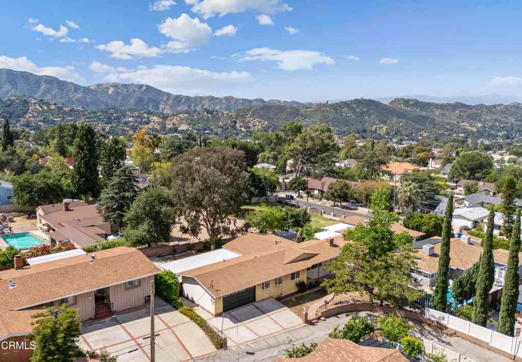 Homes For Sale - 6940 Bellclaire Street<br/> Los Angeles County, Tujunga, CA 91042