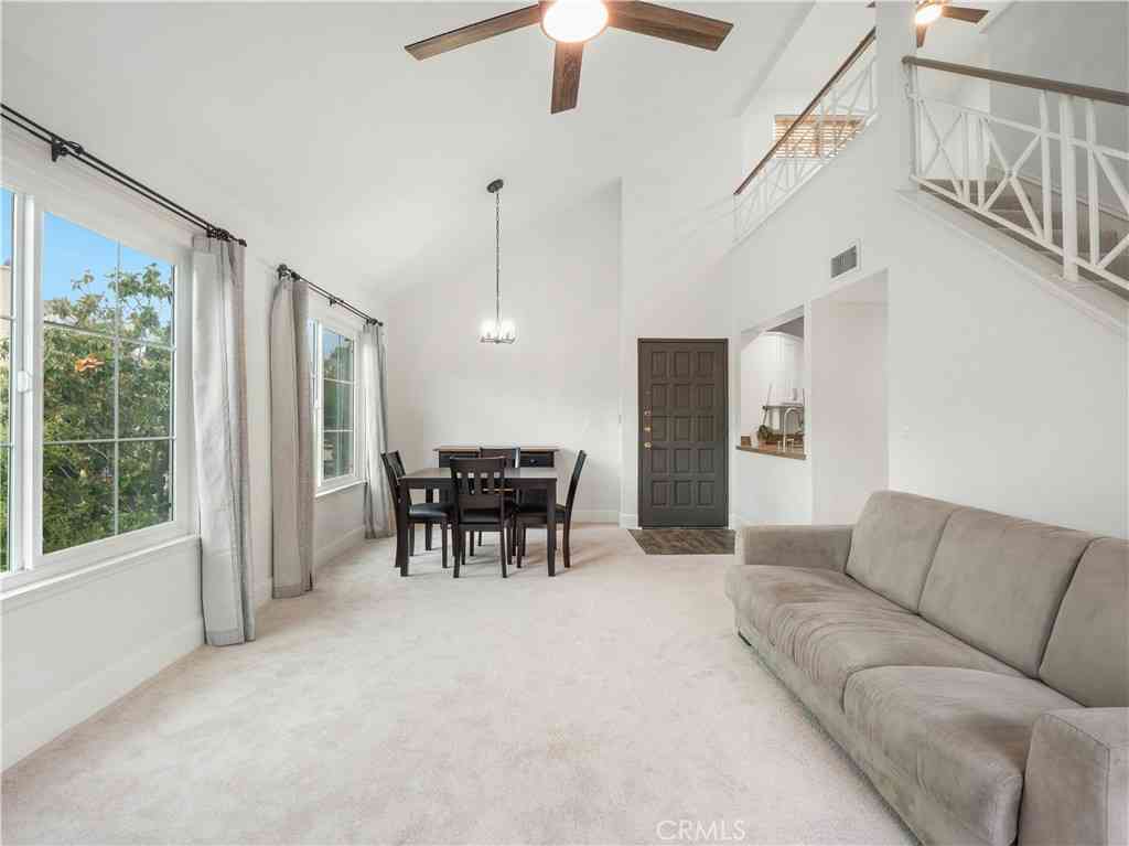 Condo For Sale - 23735 Del Monte #170<br/> Valencia, CA 91355
