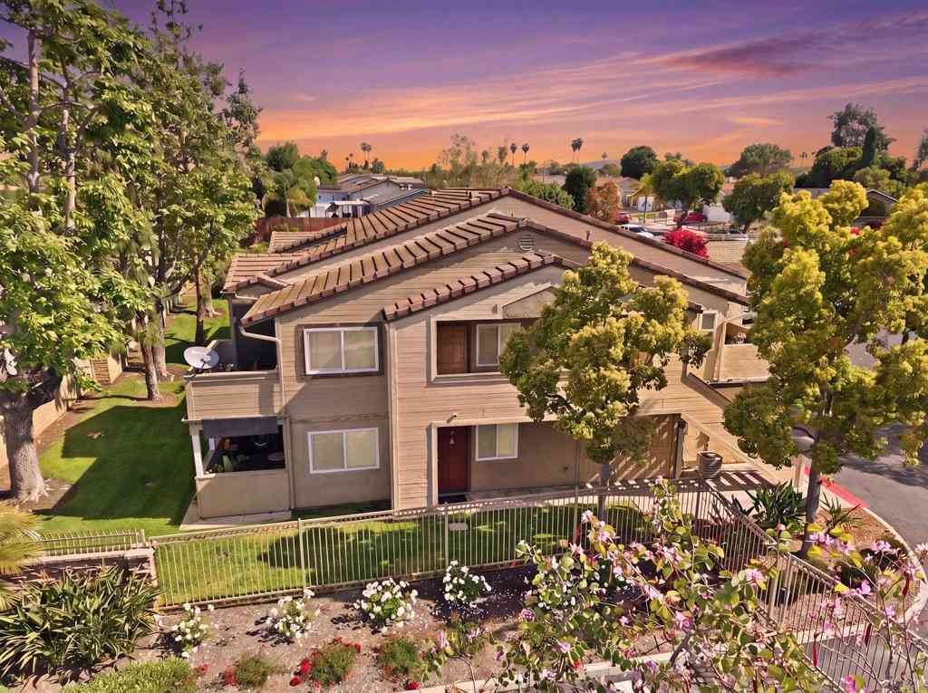 Condo For Sale - 5004 Los Morros Way #2<br/> Oceanside, CA 92057