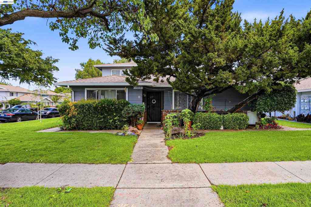 Condo For Sale - 1060 Mohr Ln #A<br/> Concord, CA 94518