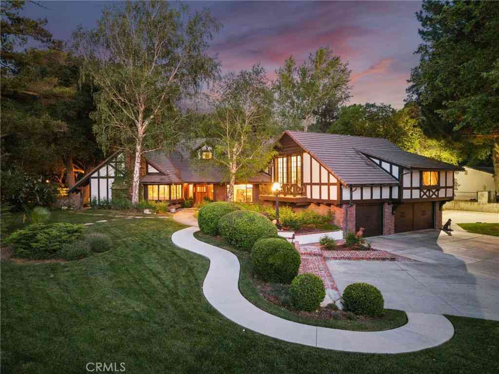 Homes For Sale - 15656 Iron Canyon<br/> Los Angeles County, Canyon Country, CA 91387
