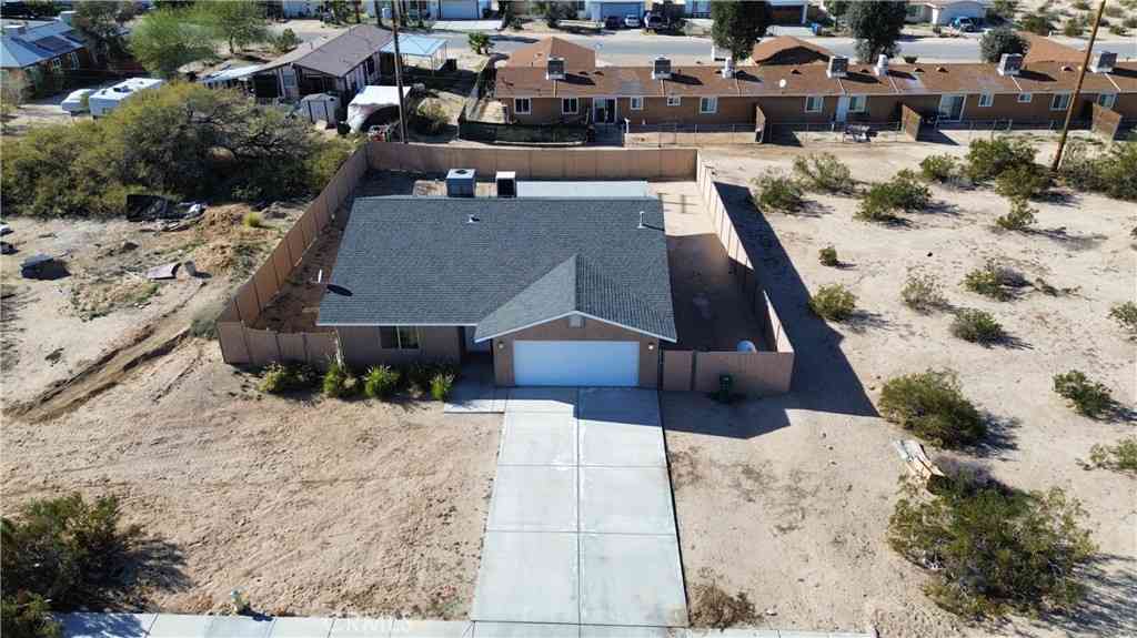 Homes For Sale - 6352 Smoketree Avenue<br/> San Bernardino County, 29 Palms, CA 92277
