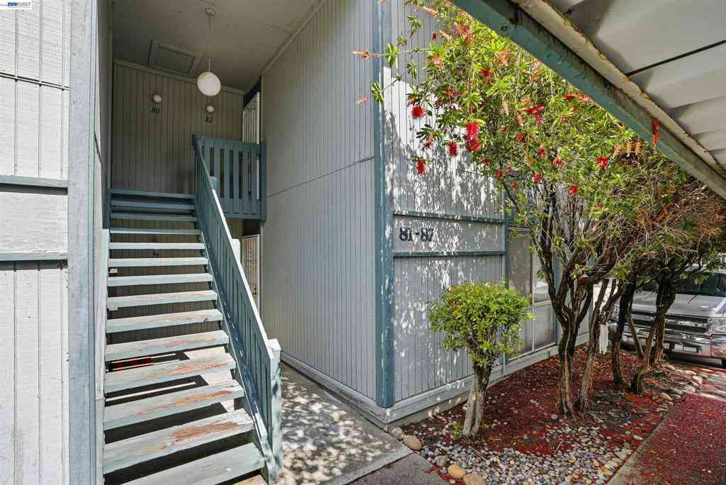 Condo For Sale - 1036 Oak Grove Rd #81<br/> Concord, CA 94518