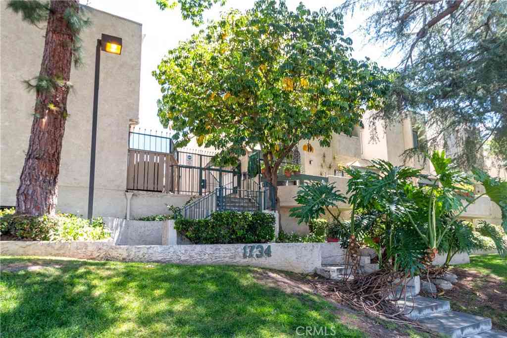 Townhouse For Sale - 1734 N Verdugo #23<br/> Glendale, CA 91208