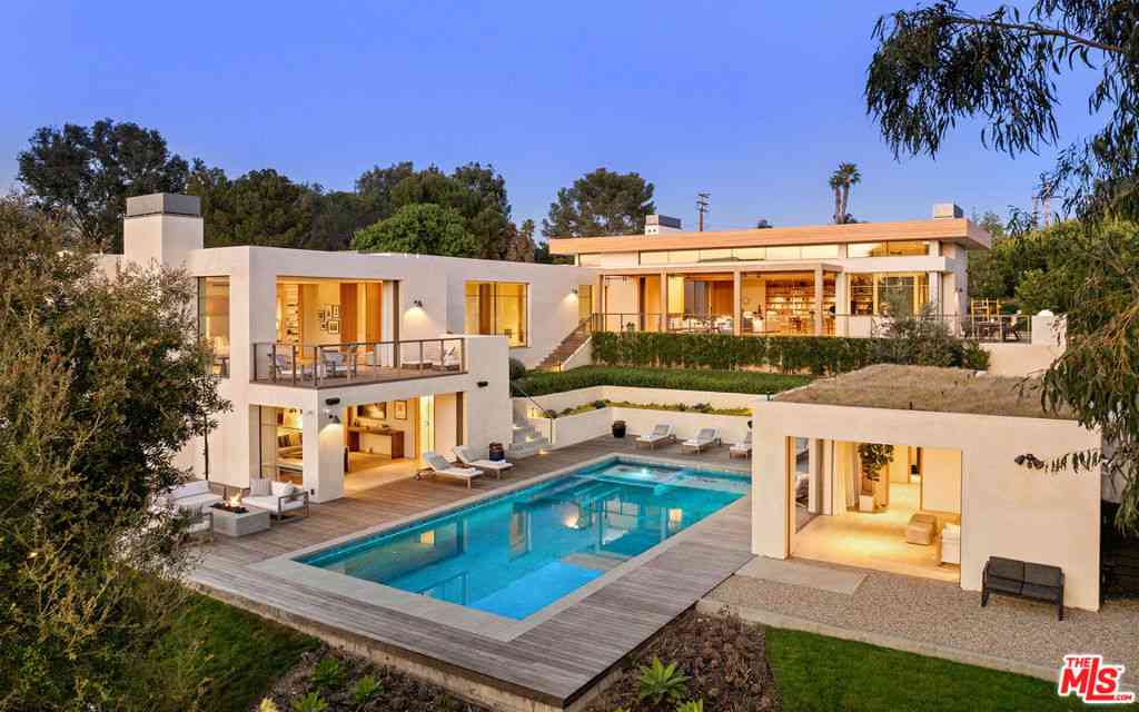Homes For Sale - 6701 Portshead Road<br/> Los Angeles County, Malibu, CA 90265