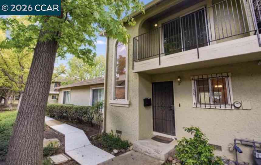 Townhouse For Sale - 58 Meadowbrook Ave<br/> Pittsburg, CA 94565