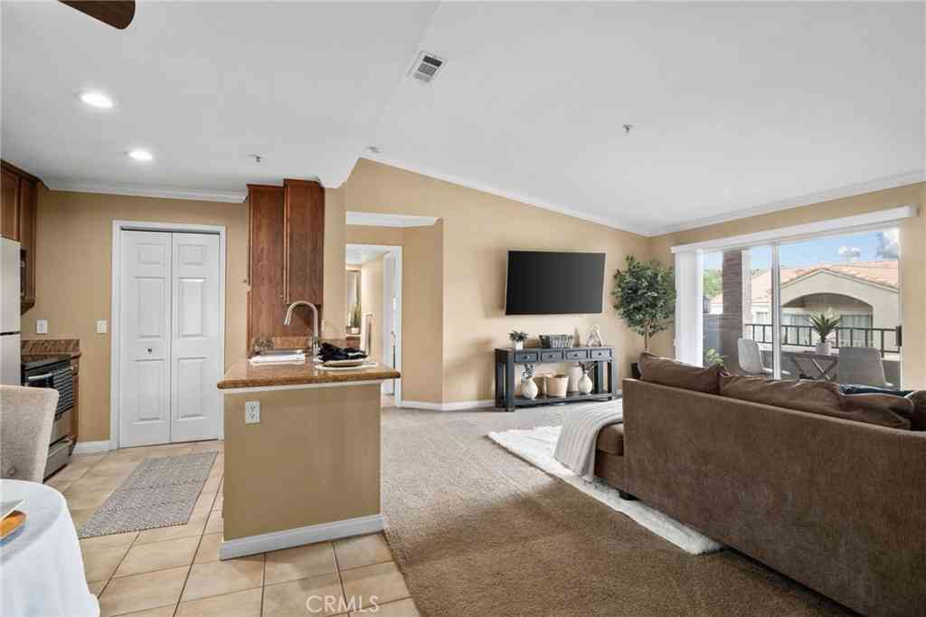 Condo For Sale - 1980 Las Colinas Circle #307<br/> Corona, CA 92879