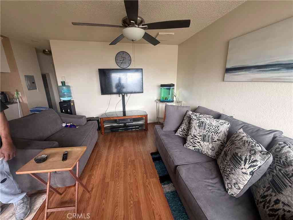 Condo For Sale - 8634 Park #3<br/> Bellflower, CA 90706