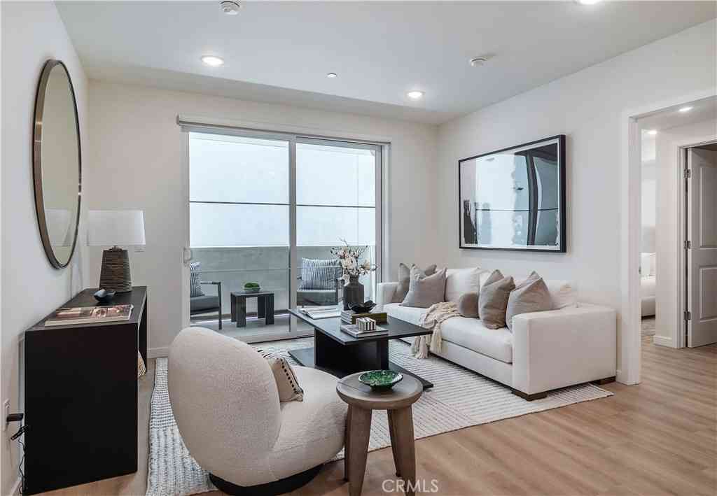 Apartment For Rent - 1303 S Orange Grove Avenue #603<br/> Los Angeles, CA 90019