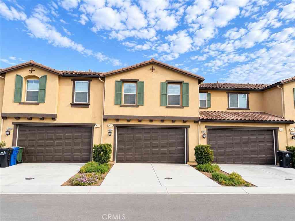 Townhouse For Sale - 3953 E Rincon<br/> Ontario, CA 91761