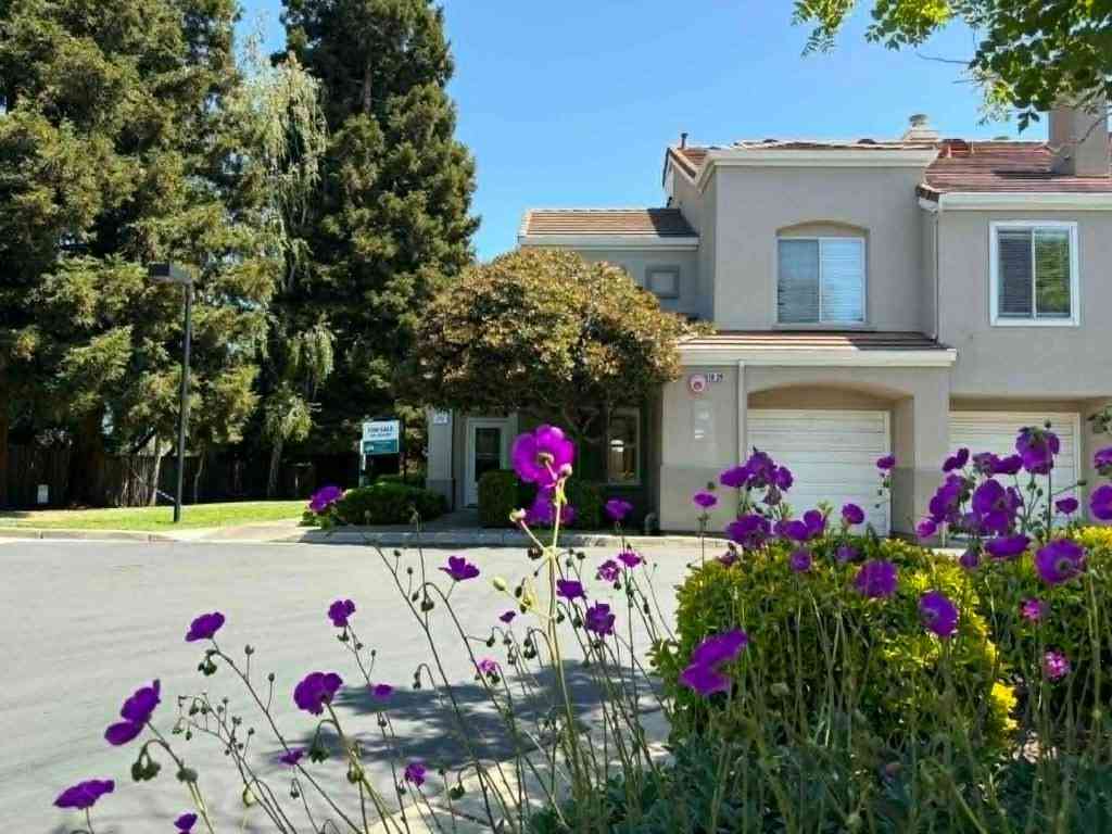Townhouse For Sale - 20 Torregata Loop<br/> San Jose, CA 95134