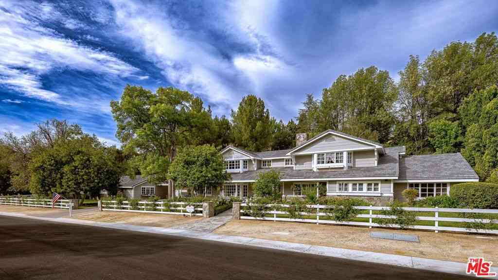 Homes For Sale - 24317 Bridle Trail Road<br/> Los Angeles County, Hidden Hills, CA 91302