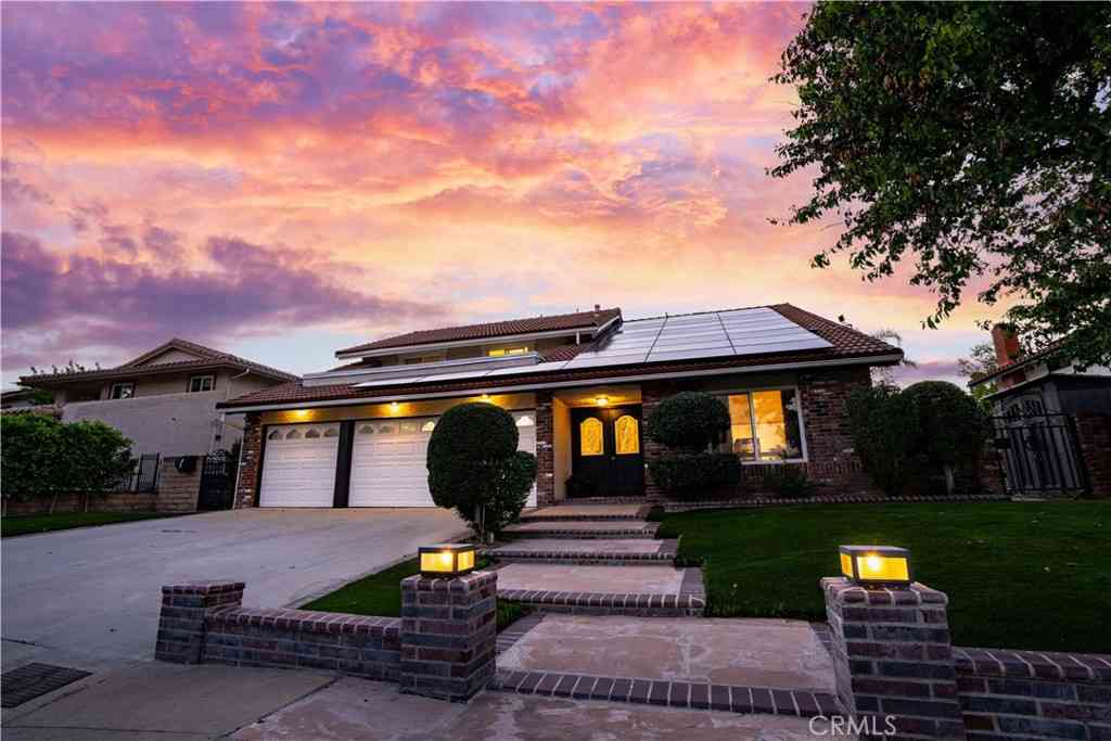 Homes For Sale - 19461 Twin Hills Place<br/> Los Angeles County, Porter Ranch, CA 91326