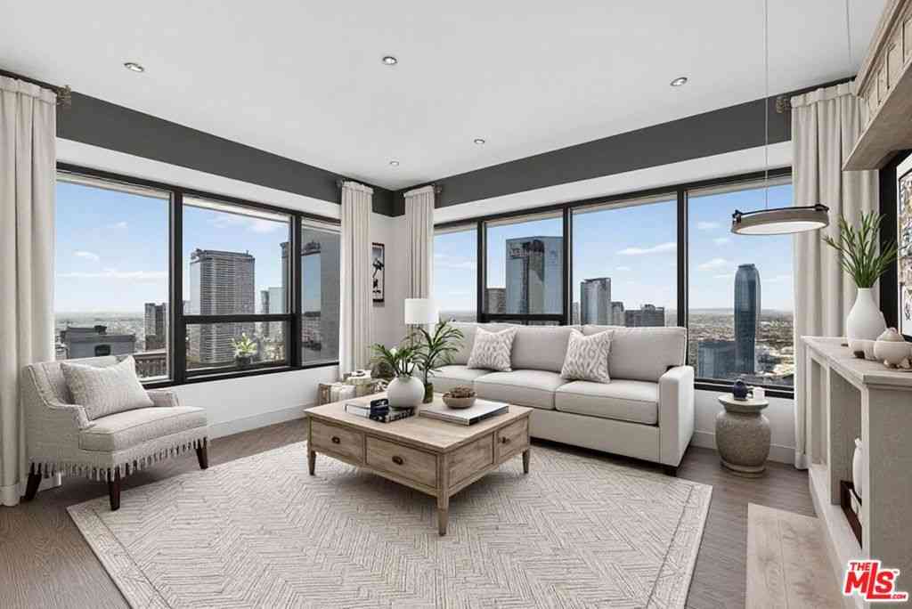 Condo For Rent - 1100 Wilshire Boulevard #2811<br/> Los Angeles, CA 90017
