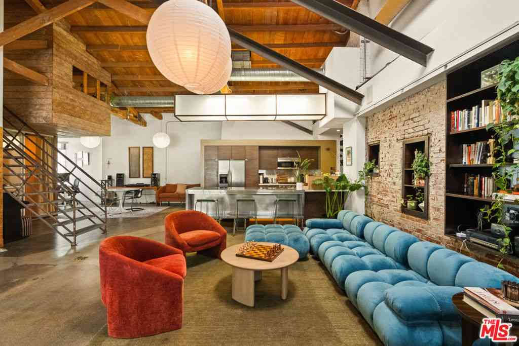 Condo For Sale - 120 Mildred Avenue<br/> Venice, CA 90291