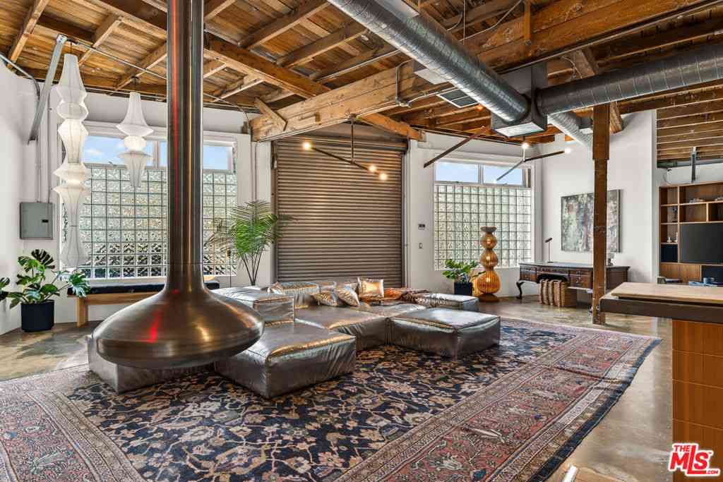 Condo For Sale - 122 Mildred Avenue<br/> Venice, CA 90291
