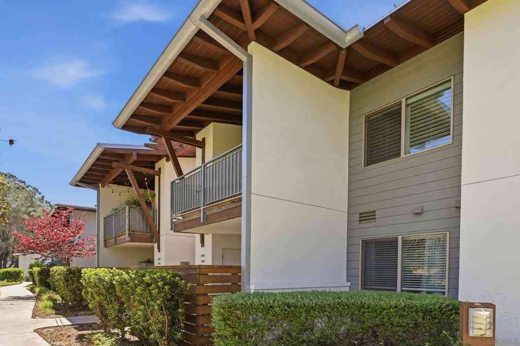 Condo For Sale - 1650 S El Camino Real #204<br/> Encinitas, CA 92024