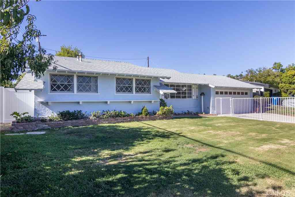 Homes For Rent - 11543 Swinton<br/> Los Angeles County, Granada Hills, CA 91344