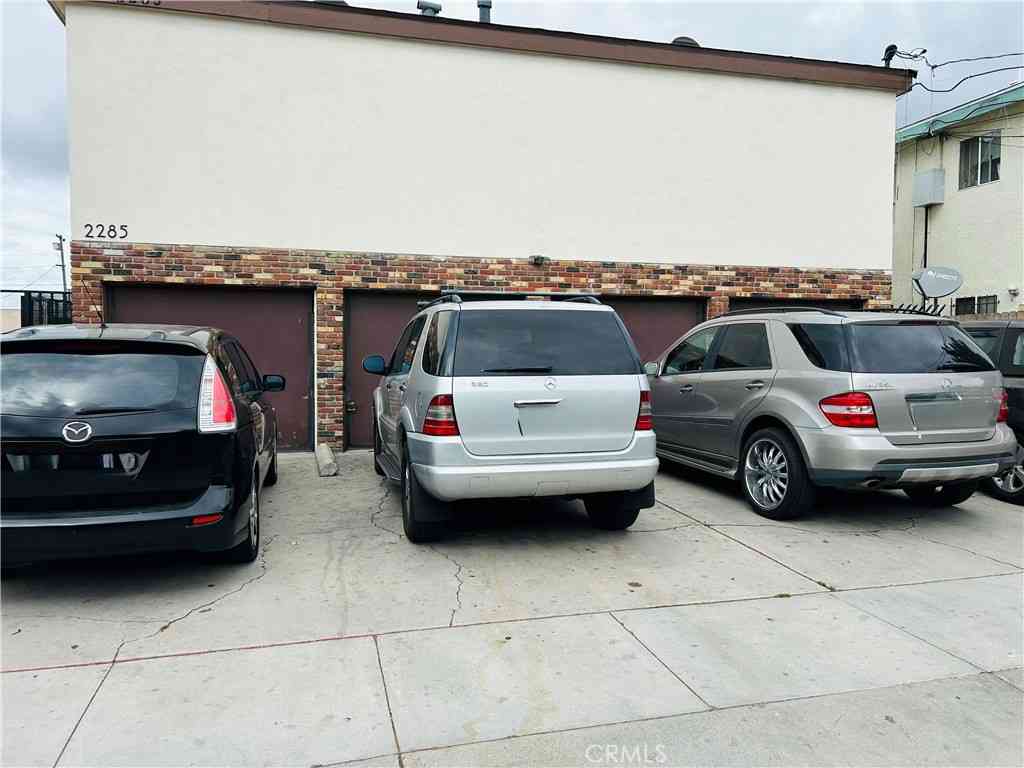 Homes For Sale - 2285 Lewis Avenue<br/> Los Angeles County, Long Beach, CA 90806